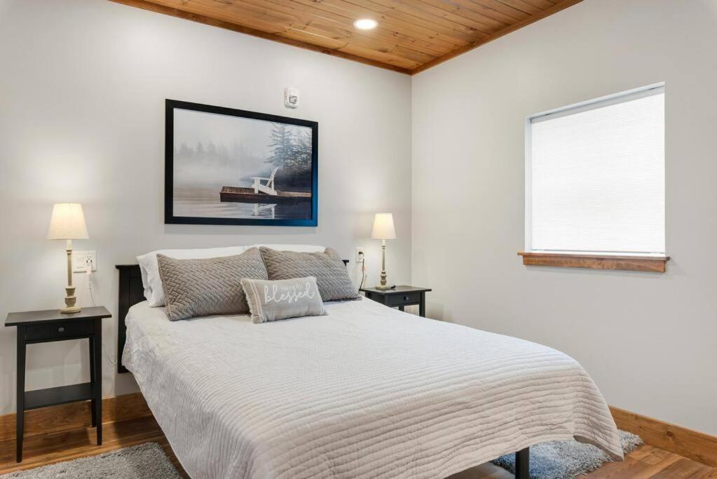 Hickory Suite - Main Street Lodge In Берлин Экстерьер фото