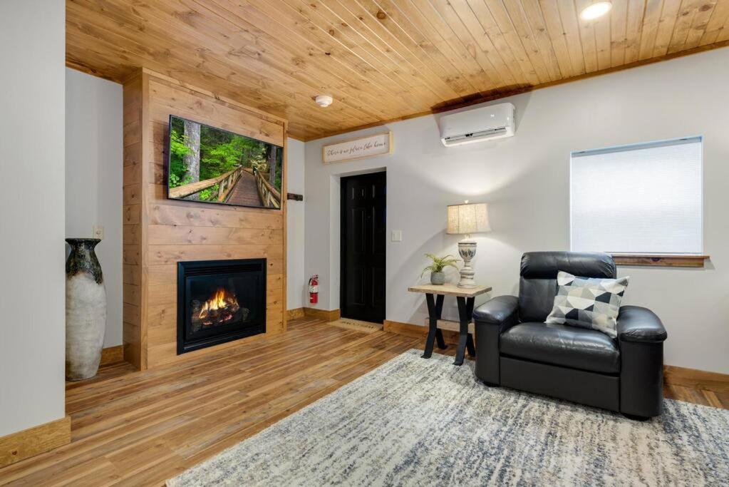 Hickory Suite - Main Street Lodge In Берлин Экстерьер фото